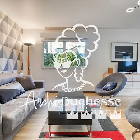 Annick Joli Avec Parking Et Jardin *